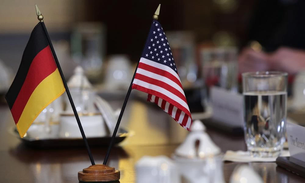 Γερμανία: Πολιτική αβεβαιότητα και "κενό εξουσίας" αν νικήσει ο Τραμπ